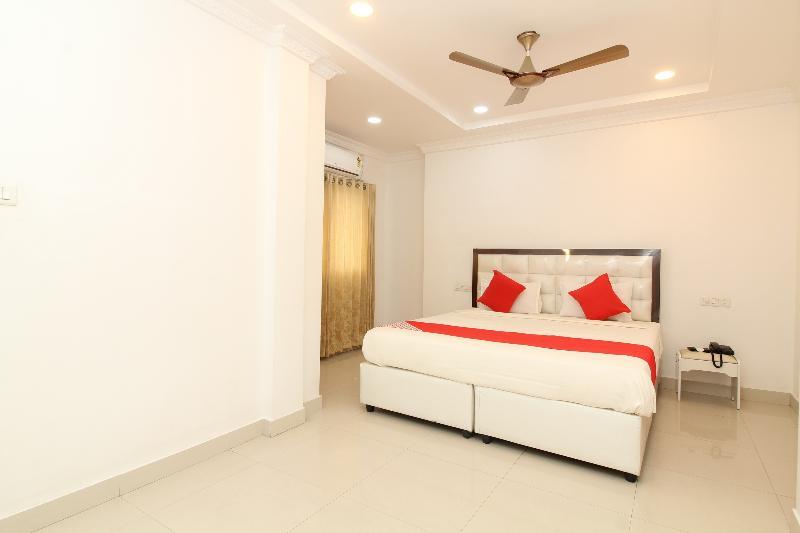 Oyo 37499 Saba Service Apartments Hyderabad Ngoại thất bức ảnh